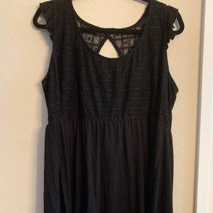TORRID SUPER SOFT BLACK LACE HI-LO BABYDOLL TANK.